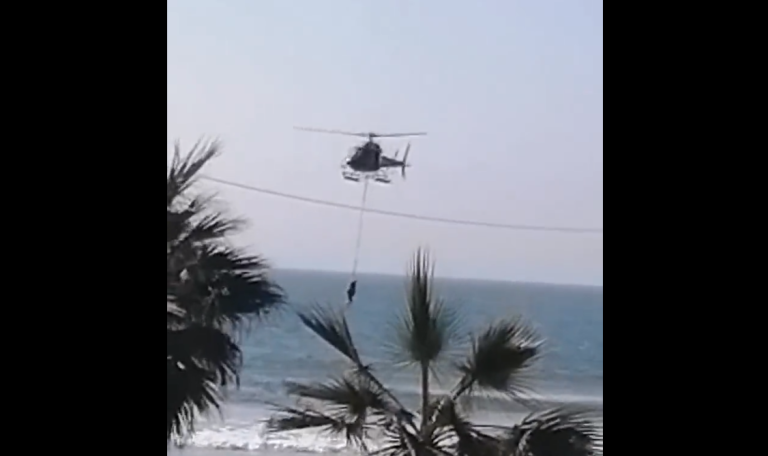 Los sacaron en helicóptero: Captan rescate de tres personas desde playa de La Serena