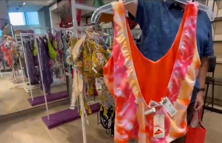 Desde los $8 mil: Comienzan las ofertas para comprar trajes de baño en el retail