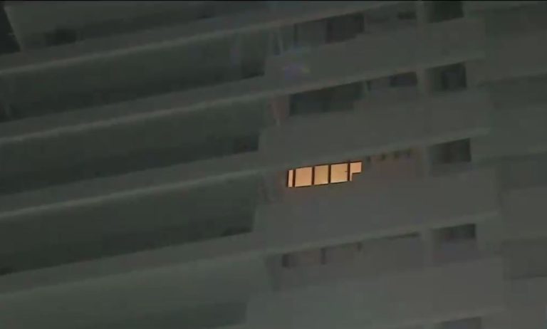 Estaba con sus papás en el comedor: Niña de 11 años murió tras caer del piso 8 de un edificio en Las Condes