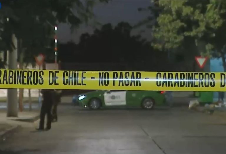 Homicidio en Santiago Centro: Hallan cuerpo con al menos siete impactos de bala en Barrio Yungay