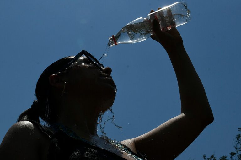 ¡Se viene calorazo en Santiago! Se esperan altas temperaturas para este sábado y domingo