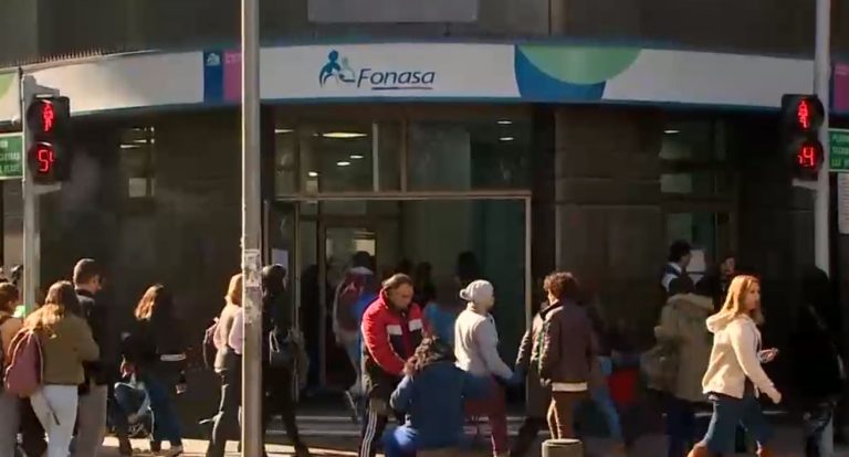 Crisis en el sistema privado: 548 mil personas pasaron de Isapres a Fonasa en los últimos 3 años