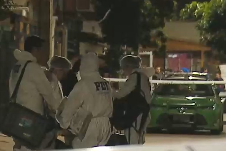 Sujetos asesinaron a hombre en el jardín de su casa en Cerrillos: Dispararon 15 veces contra su casa