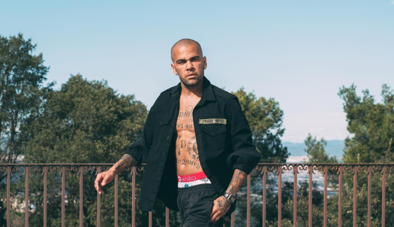 Dani Alves jugó su primer partido con reclusos de cárcel en España: 