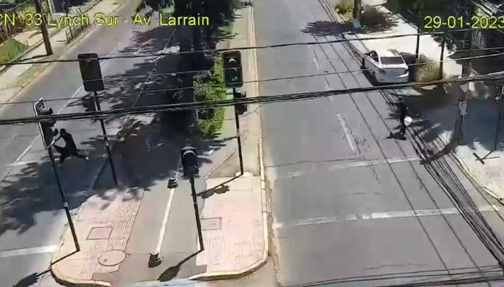 Nuevos videos clave del asalto en Mall Plaza Egaña: Delincuentes lanzaron 