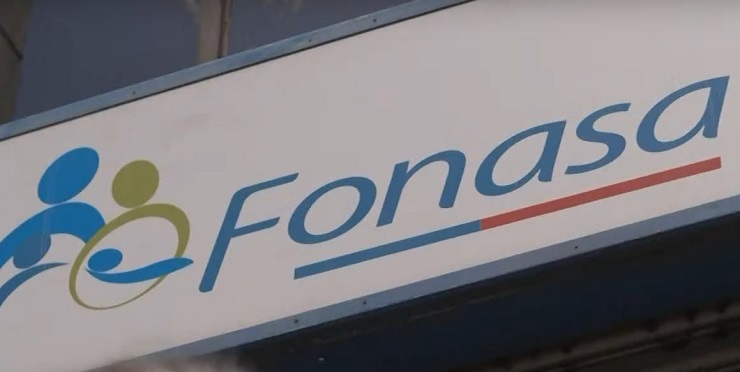 Centros médicos de papel: La escandalosa cifra que pagó Fonasa por atenciones que nunca se hicieron
