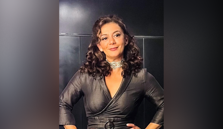 ¡Dejó atrás su pelo oscuro! Paola Troncoso sorprendió en Premios Caleuche con radical cambio de look