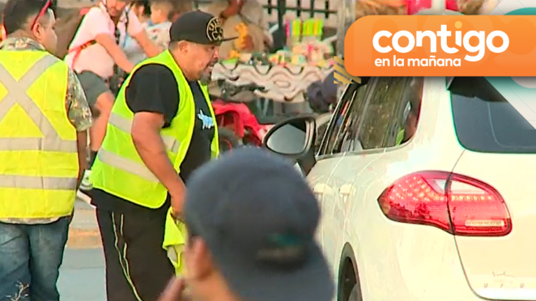 Conductores acorralados: Estacionadores ilegales cobran hasta 10 mil pesos