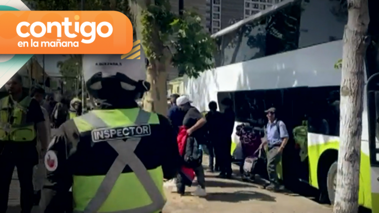 Buses piratas trasladan migrantes desde el norte de Chile: Extranjeros llegan a Estación Central