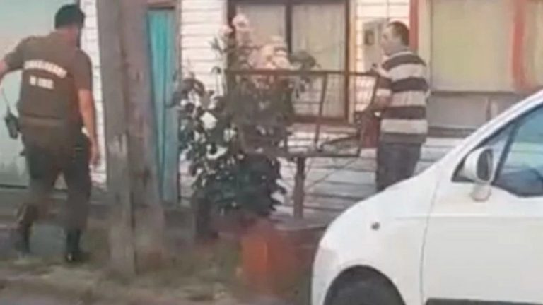 Hombre amenazó con motosierra a una persona en plena calle de Panguipulli