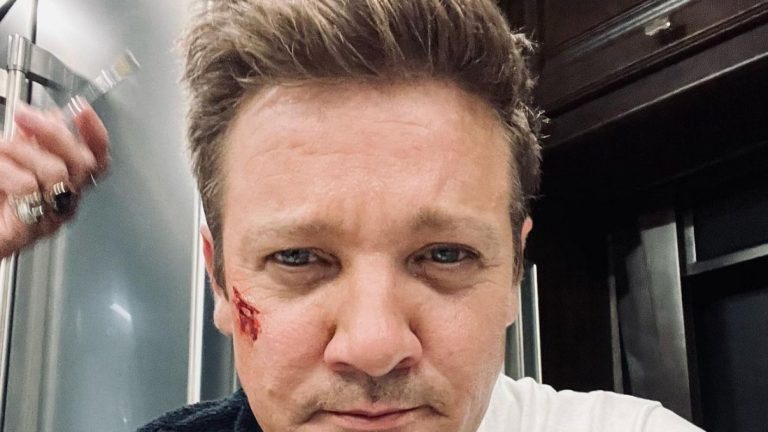 Actor Jeremy Renner se encuentra en estado crítico tras sufrir accidente con vehículo para remover nieve