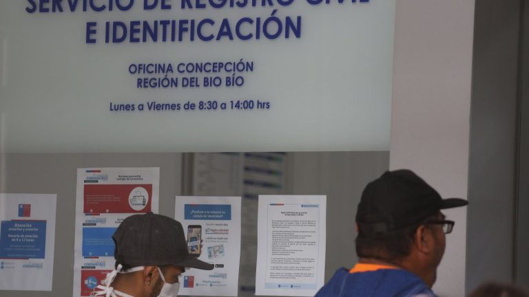 González lidera: Estos son los apellidos que más cambiaron de orden los chilenos en el Registro Civil