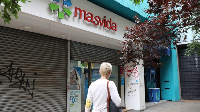 Isapres deberán devolver más de $113 mil millones: Revisa cuándo y cómo se pagan los excedentes de salud