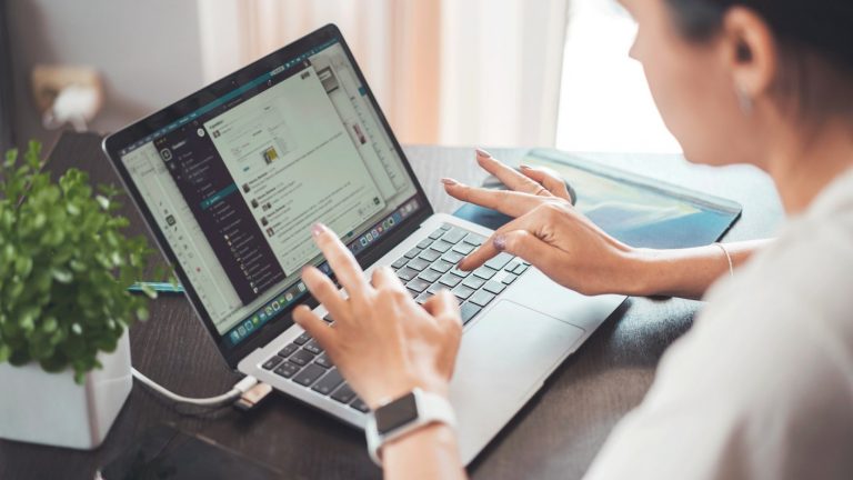 Gratis y online: Así puedes inscribirte en los 4 diplomados Sence sobre emprendimientos digitales