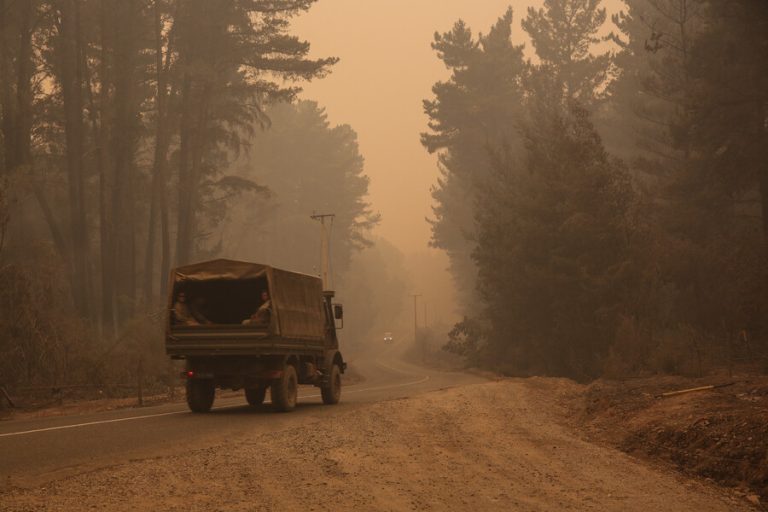 Oposición ya lo solicitó: Gobierno descartó aplicar toque de queda en zonas afectadas por incendios