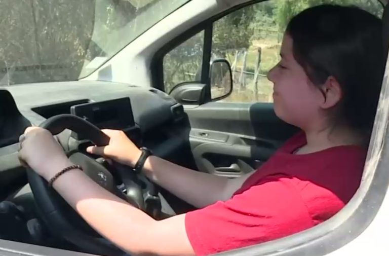 Heroína sin capa: Menor de 14 años rescató a su familia de incendios e incluso volvió por el vestido de novia de su mamá