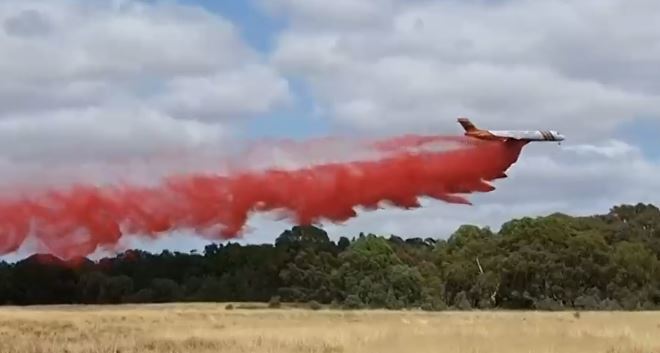 Mitad de capacidad, pero más rápido que el Ten Tanker: Aero Tanker llegó a Chile para combatir incendios