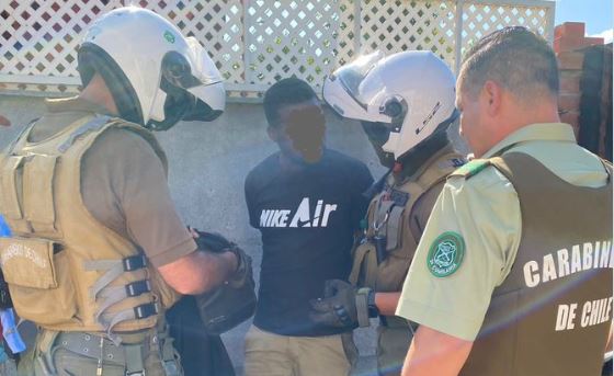 No tenían parentesco: Hombre fue detenido tras sustraer a niño de 4 años desde la casa de un conocido