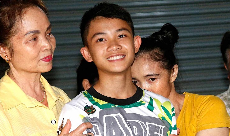 Estaba estudiando becado en Europa: Muere uno de los niños rescatados de cueva en Tailandia en 2018