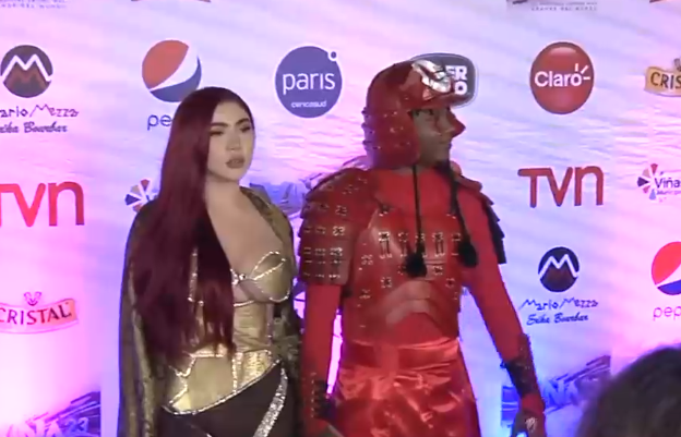 Desde el vestido invisible hasta un samurái: Los llamativos atuendos que se vieron en la gala del Festival de Viña