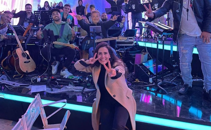 Alcaldesa Macarena Ripamonti recibe ovación de la Quinta Vergara en segunda noche del Festival