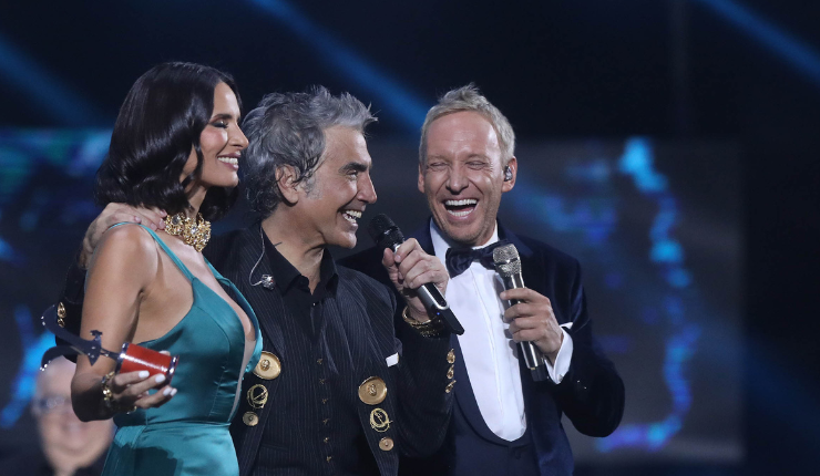 ¿Cómo dijo? El comentario subido de tono de Alejandro Fernández tras recibir gaviota de plata en Viña 2023