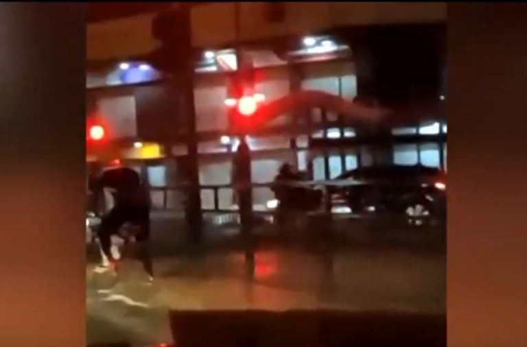 El padre se enfrentó a delincuentes en la calle: Matrimonio y sus dos hijos sufrieron violenta encerrona en Ñuñoa