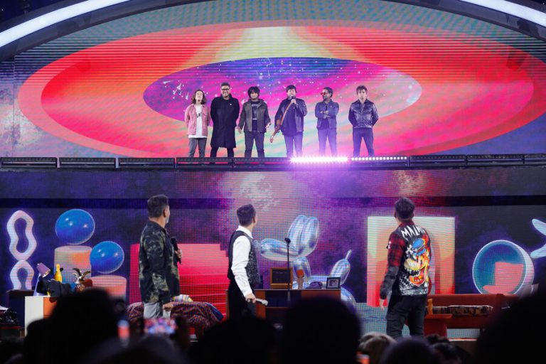 ¡Épico! Fabrizio Copano cerró su aplaudida rutina en Viña 2023 con el regreso de Los Bunkers