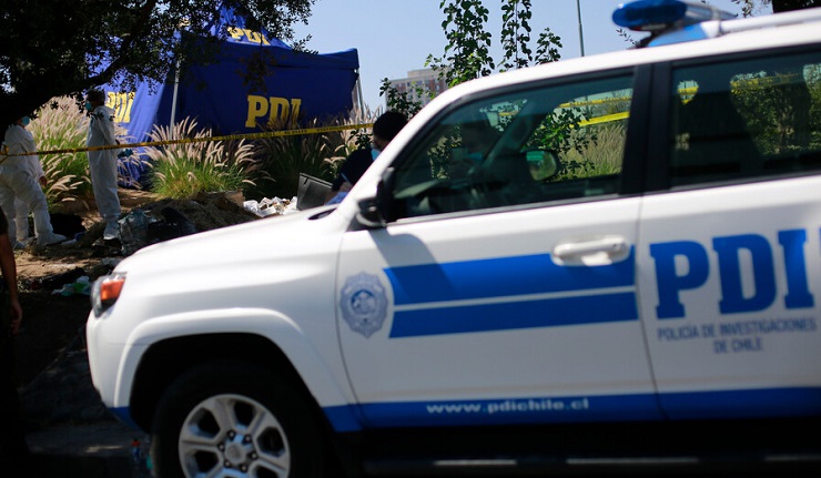 Funcionario de la PDI fue detenido en San Bernardo: Circulaba en auto sin patente y tenía munición de guerra