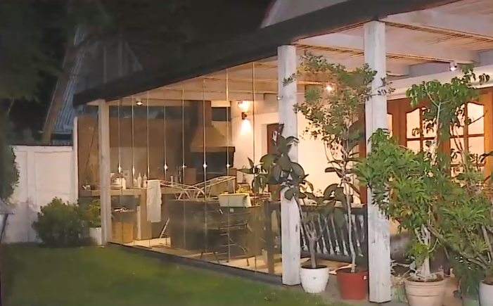 Sujetos realizaron millonario robo a casa en Las Condes: Incluso recibieron un pedido realizado por los dueños