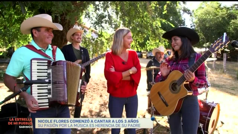La Estrella De Mi Pueblo: Emilia Daiber cantó rancheras con Nicole Flores en Yungay