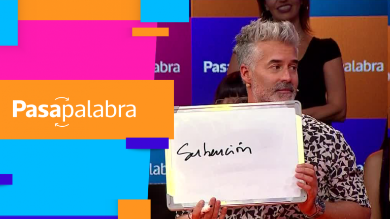¿Qué quiso escribir? Carlos Díaz sufrió chascarro con inentendible palabra