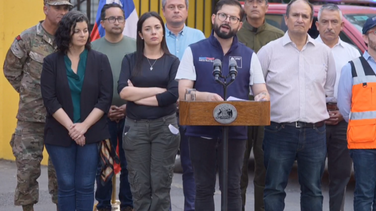 Pdte. Boric en el Biobío: Anunció toque de queda y confirmó bono de recuperación para afectados por incendios