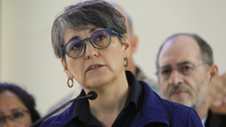 Minsal implementa plan para erradicar la venta de licencias falsas con automatización de procesos