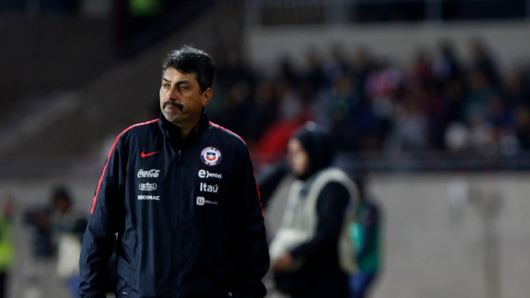 José Letelier fue despedido de su cargo como DT de La Roja Femenina tras no clasificar al Mundial