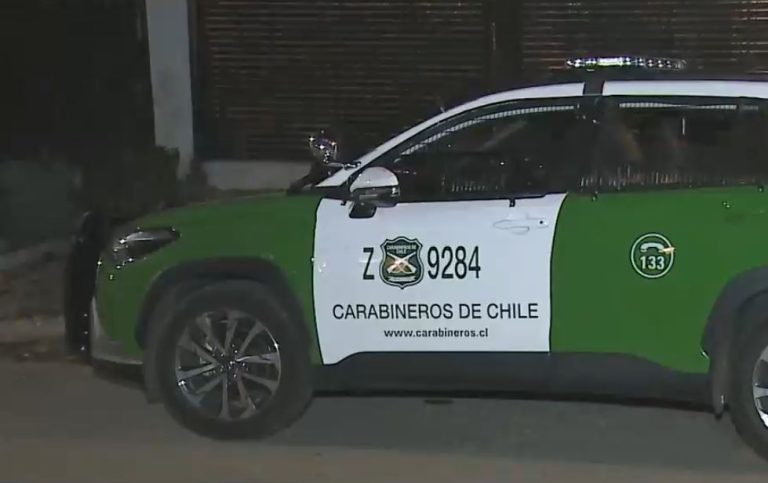 Violento robo a adultos mayores en La Reina: Delincuentes golpearon a la pareja y apuñalaron al hombre