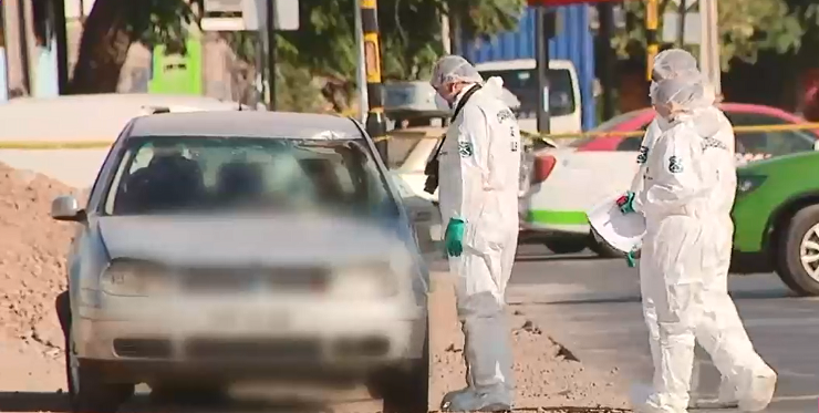 Hallan vehículo que habría participado en fatal doble atropello: En su interior tenía restos humanos