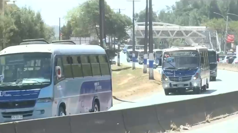 Con caravana y paro indefinido: Choferes de buses en Chiguayante despidieron a colega asesinado a sangre fría