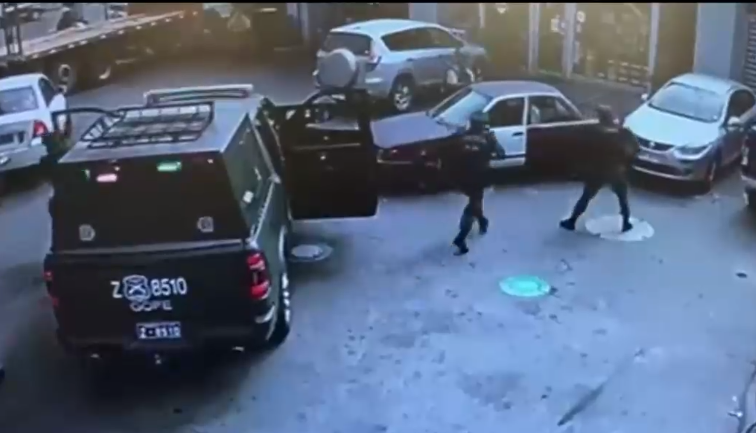 Cinematográfica persecusión en Valdivia terminó gracias al uso de bombas de luz y ruido de Carabineros