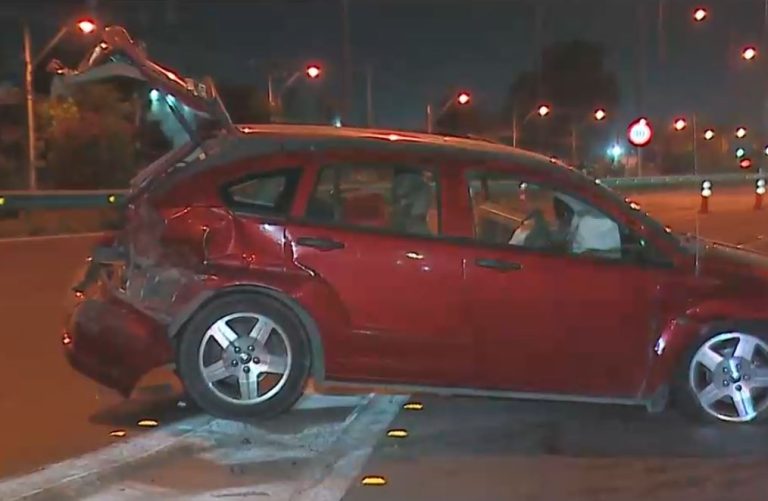 Hombre chocó, salió del auto y fue atropellado: Conductor murió tras el impacto en Maipú