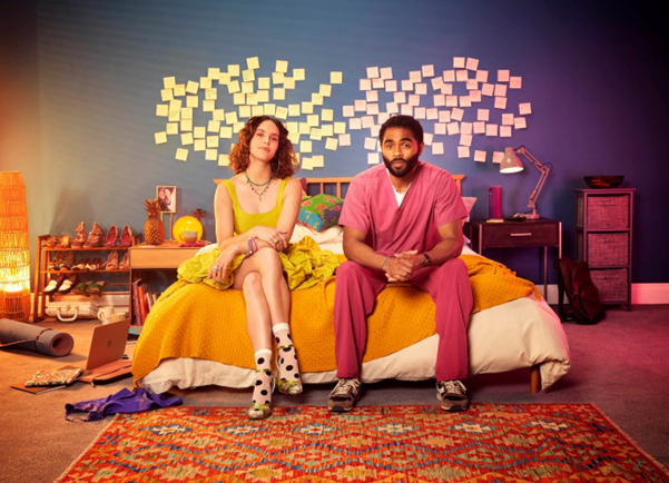 La imperdible comedia romántica Piso Para Dos, se estrena el próximo 17 de marzo en Paramount+