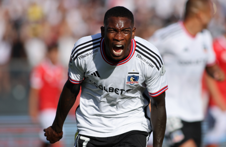 Volvieron al triunfo: Colo Colo superó a Deportes Magallanes por 2 goles a 0 en el Estadio Monumental