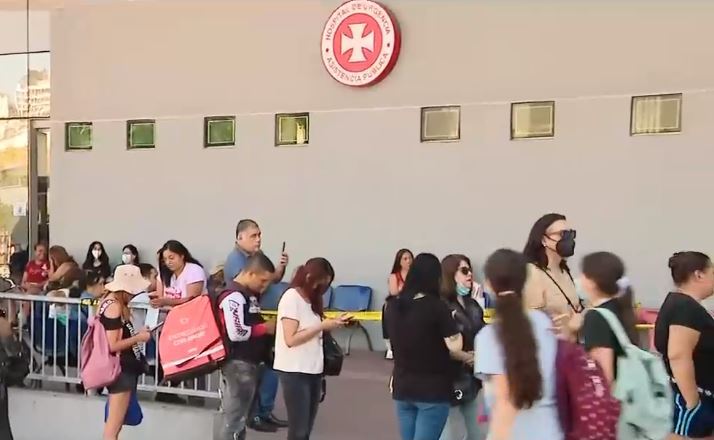 Gendarmes se enfrentan a tiros con reo en hall de ex Posta Central: Se estaba intentando dar a la fuga