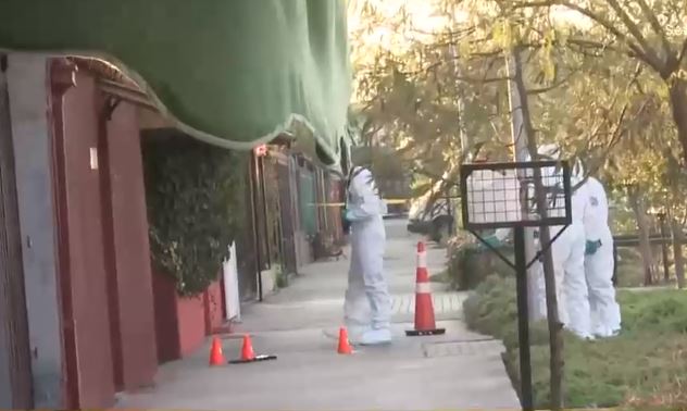 Delincuente murió tras portonazo frustrado a coronel de Carabineros que habría visitado a su mamá en La Cisterna