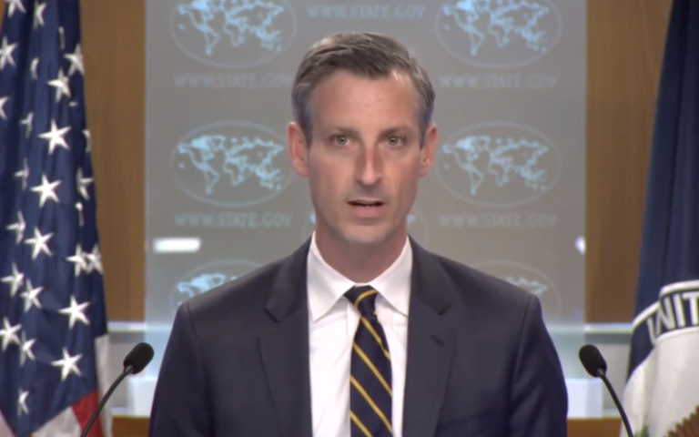 Irán asegura haber llegado a acuerdo con EE.UU. un intercambio de presos, pero la Casa Blanca lo niega