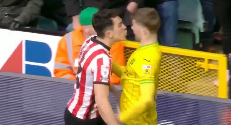 Quería ahorcarlo: Compañero de Marcelino Núñez explota luego de que rival le intentara dar un beso