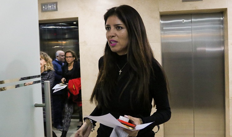 Defensa ya presentó solicitud de asilo: ¿Qué se viene para Karen Rojo y por qué el proceso podría dilatarse?