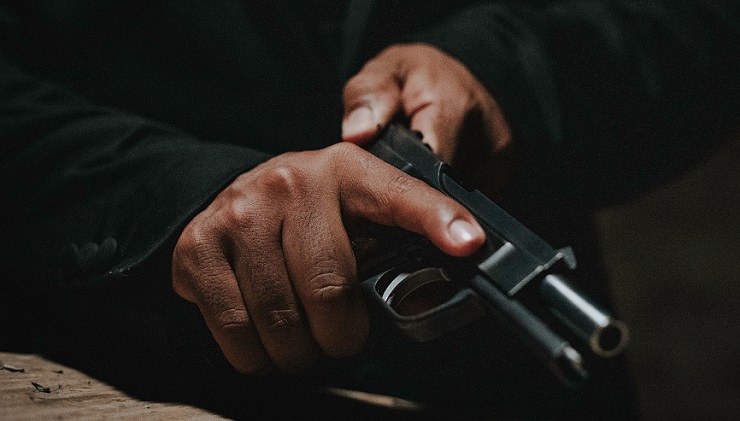 Preocupante: A niño le pidieron que retratara su barrio en Argentina y dibujó a hombre portando un arma