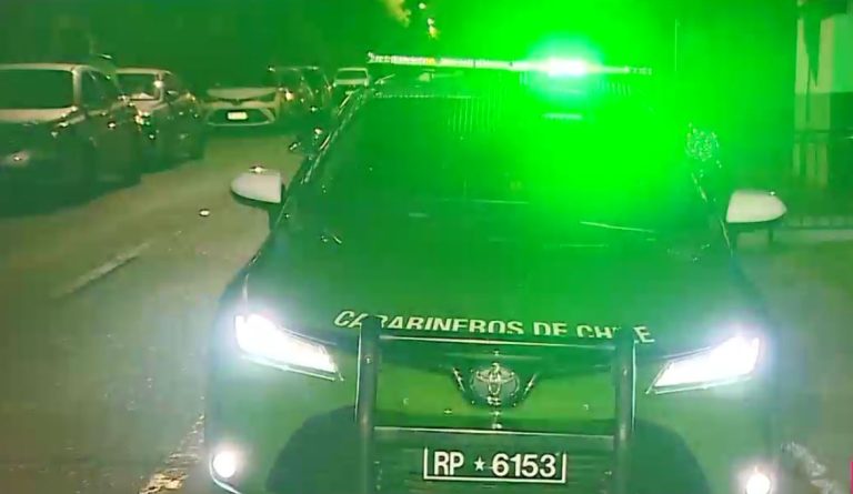 Violento asalto a hermano de alcalde de Lo Barnechea: Lo abordaron 7 delincuentes armados y le robaron el auto