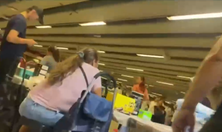 Más de 8 mil controles preventivos y 50 detenidos: Metro aún no logra erradicar el comercio ambulante